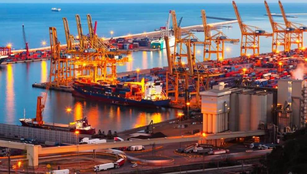 Việt Nam bất ngờ nhập siêu lớn nửa đầu tháng 5